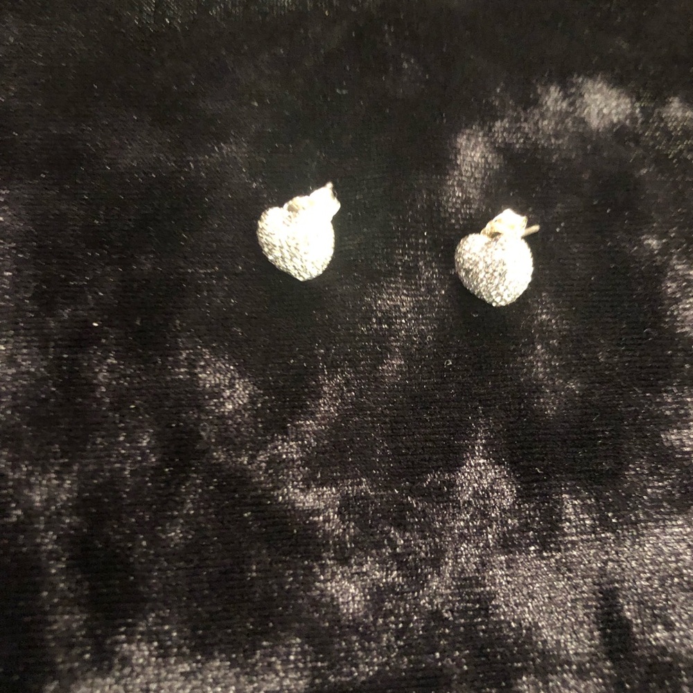 Pandora heart studs